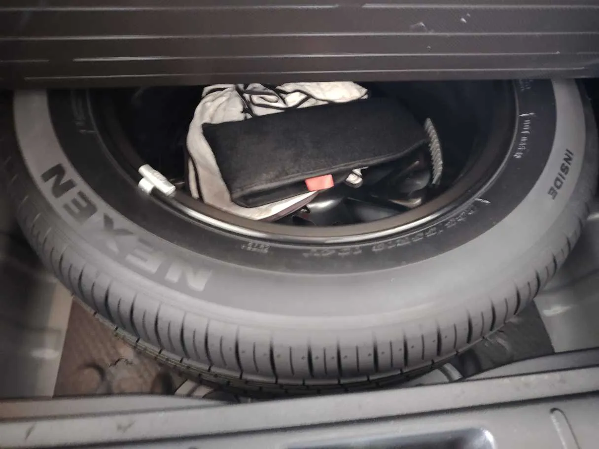 Car image 31
