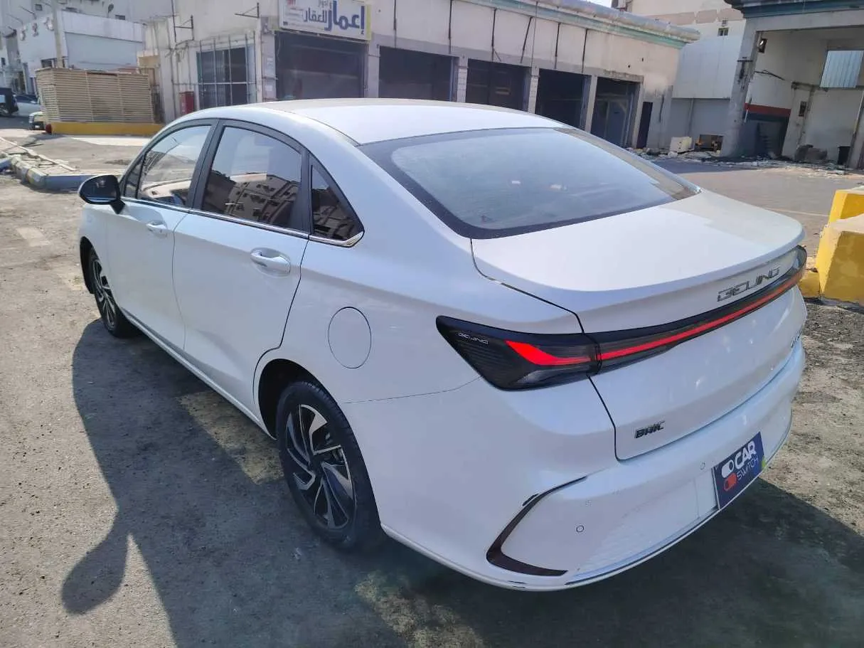 Car image 7