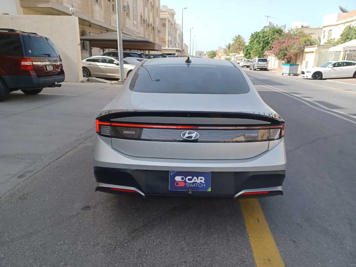 Car image 6