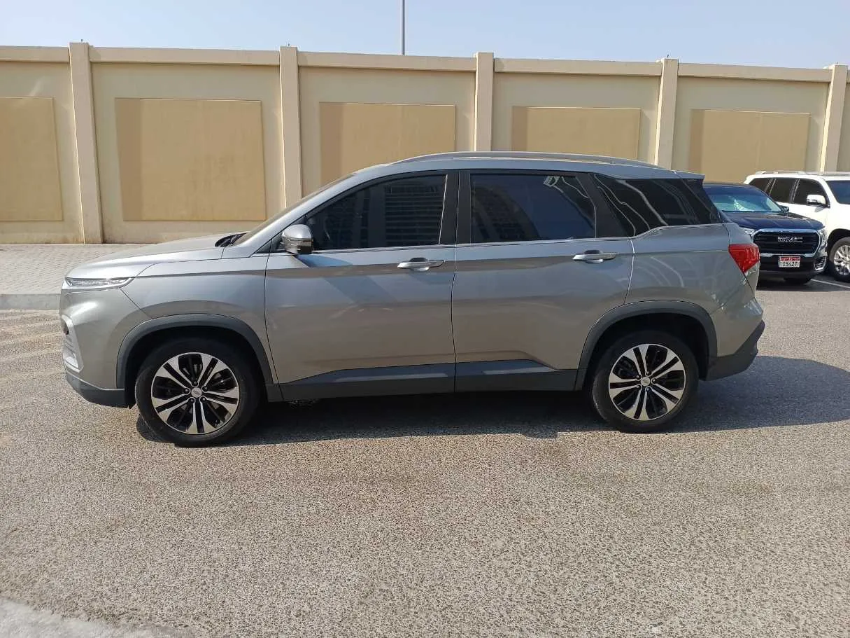 Car image 8
