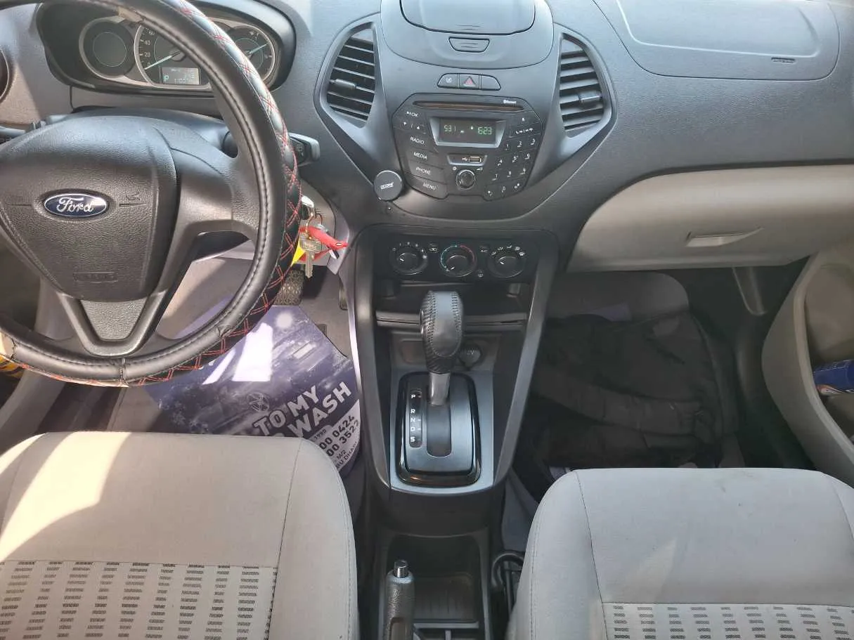 Car image 15