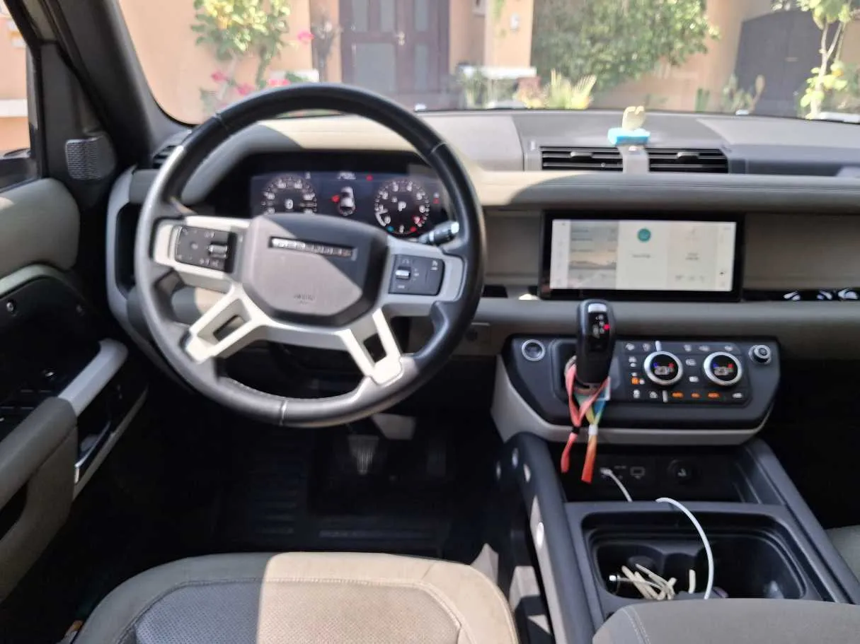 Car image 15
