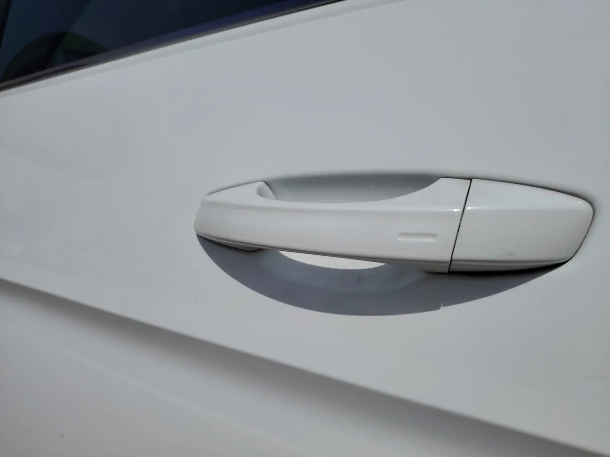 Car image 32