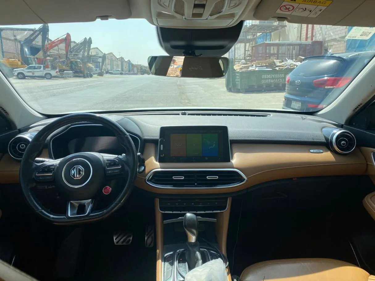 Car image 17