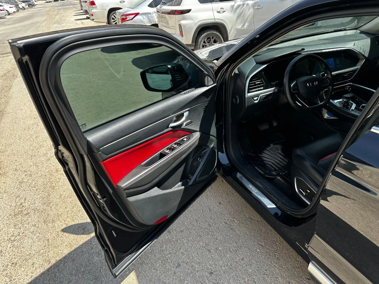 Car image 11