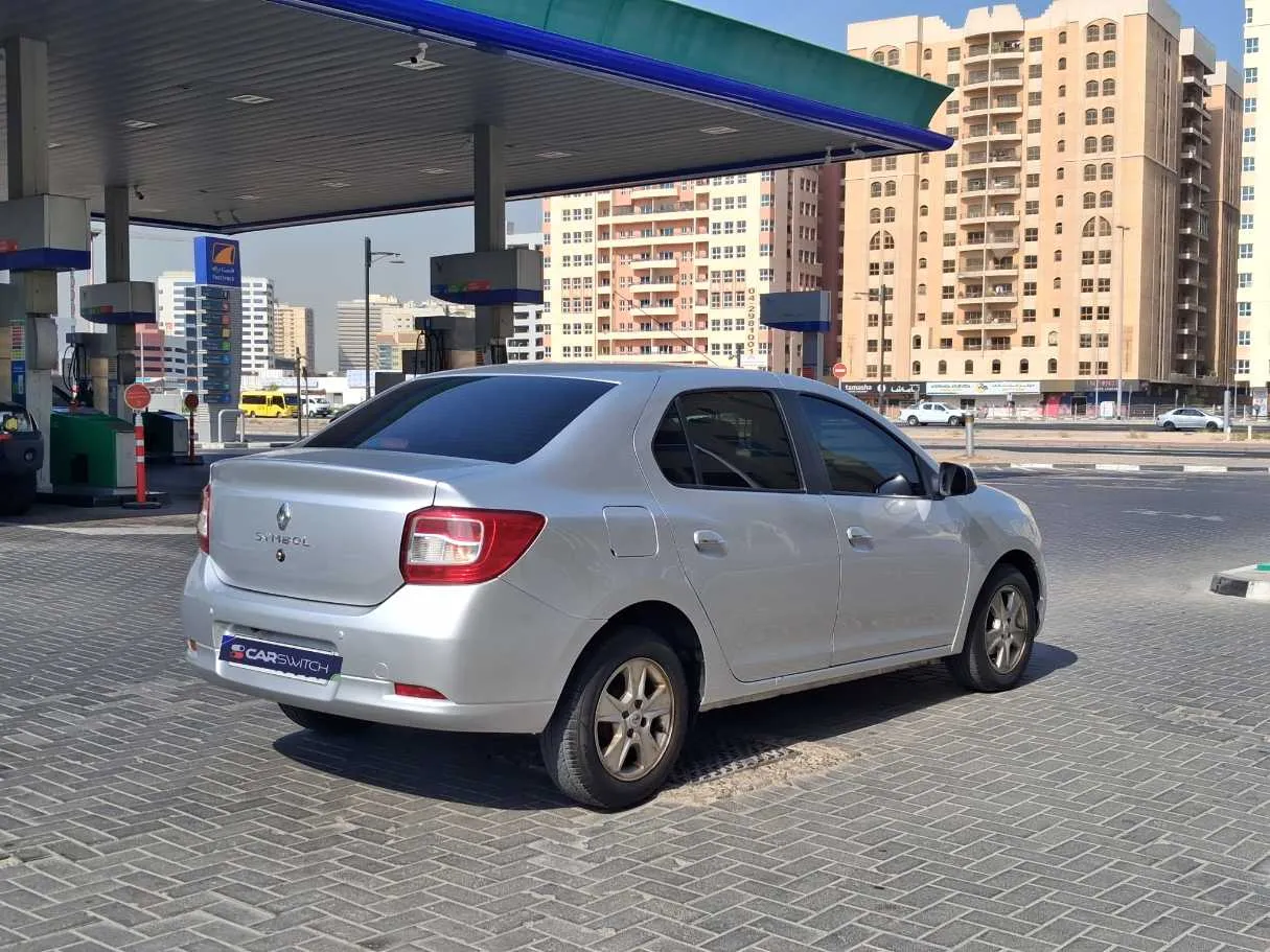 Car image 5