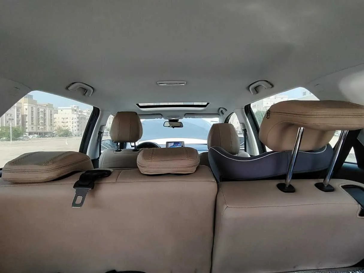 Car image 27