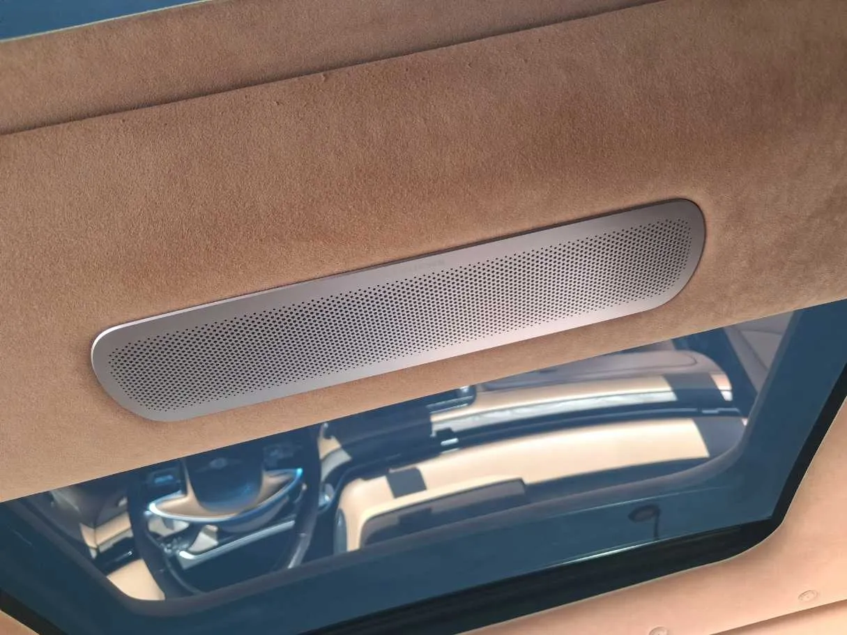Car image 21