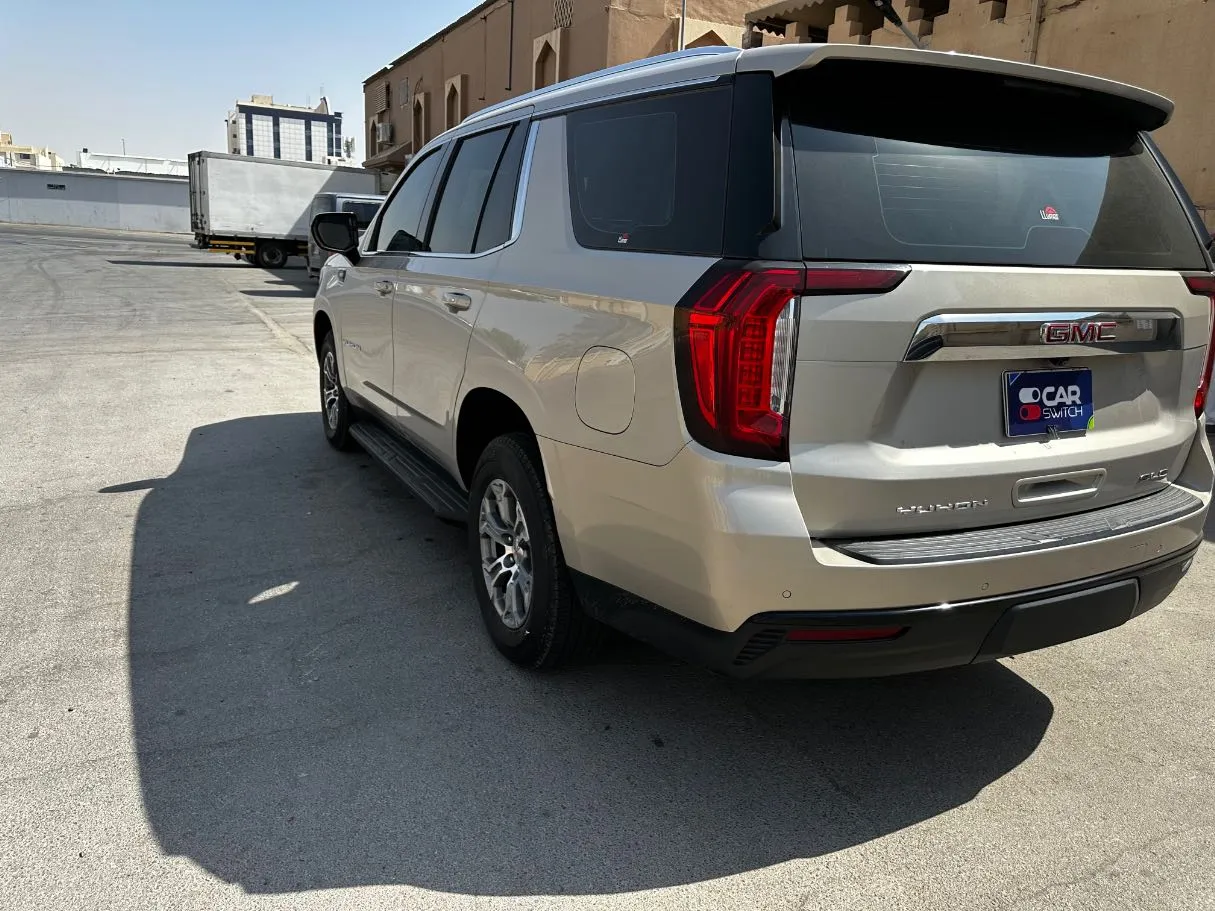 Car image 7