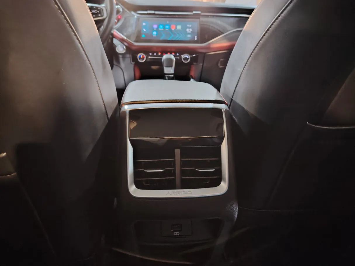 Car image 26