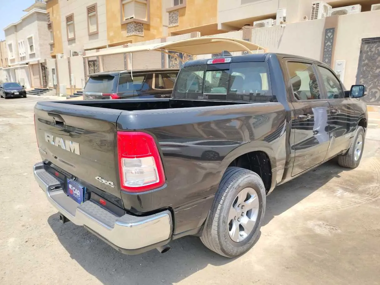 Car image 5