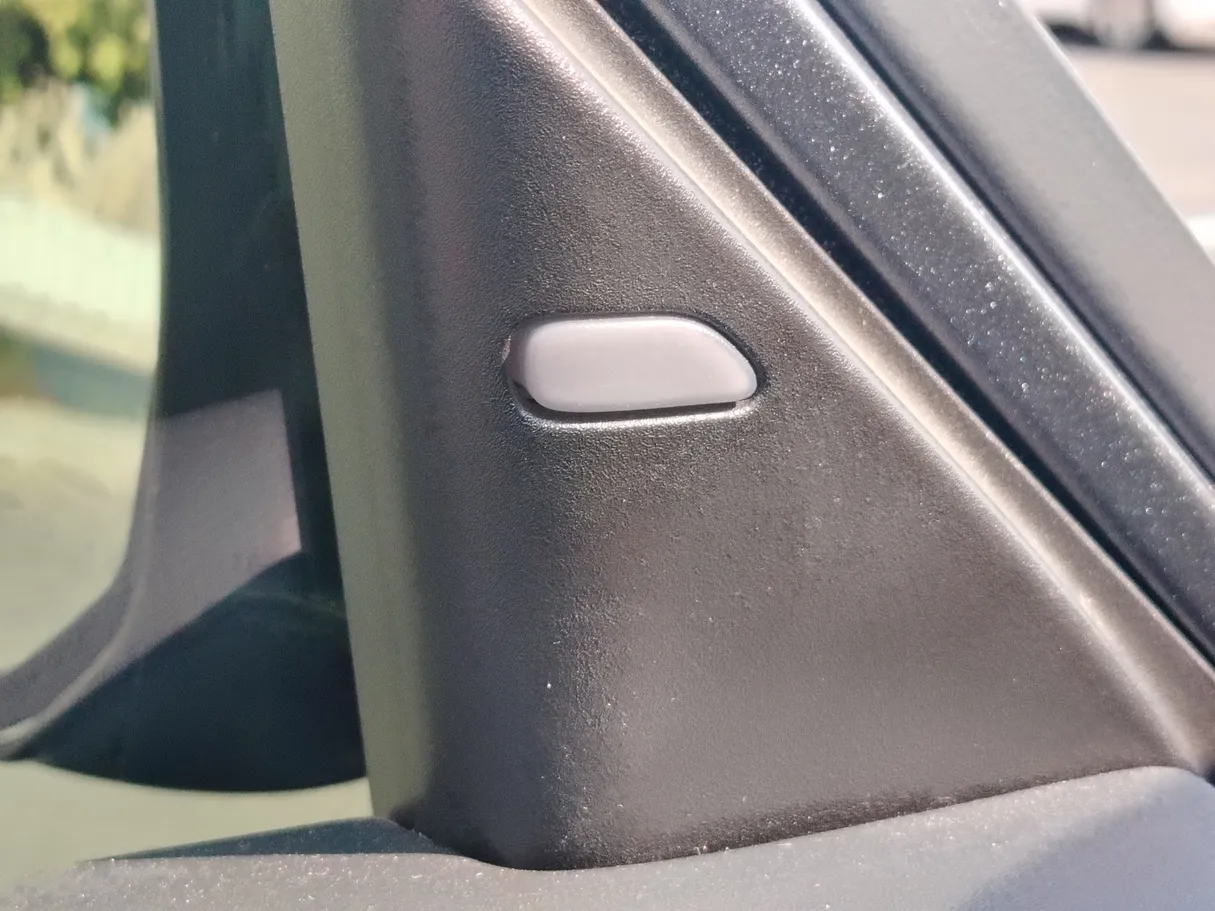 Car image 38