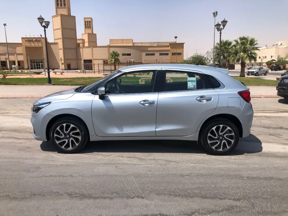 Car image 8