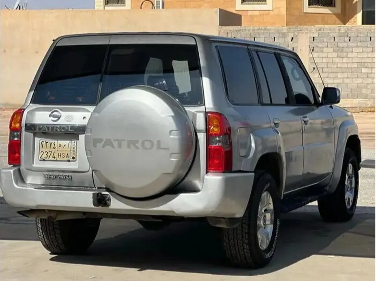 Car image 3