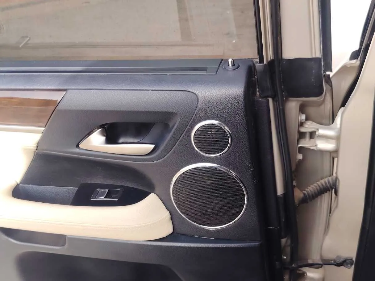 Car image 37