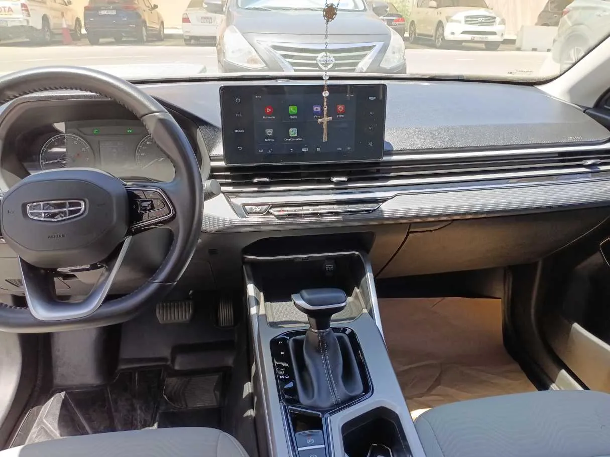 Car image 15