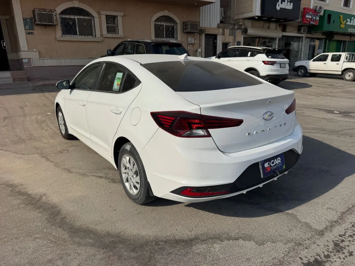 Car image 7