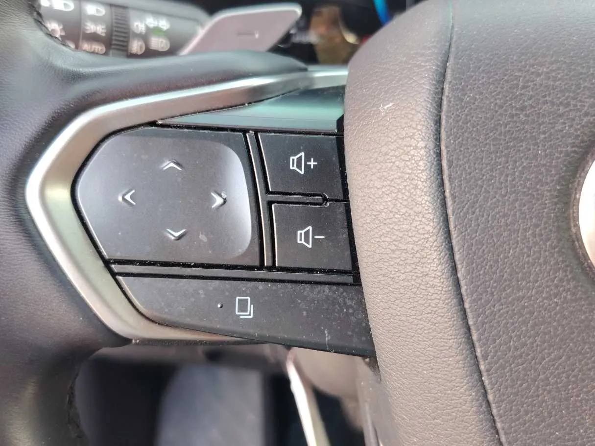 Car image 36