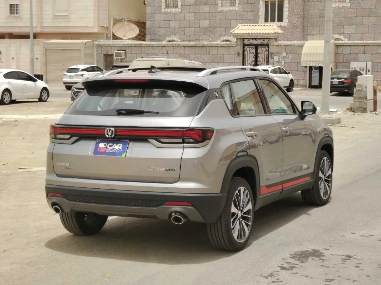 Car image 5