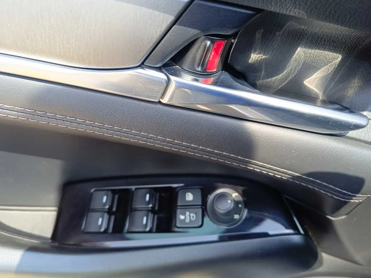 Car image 29