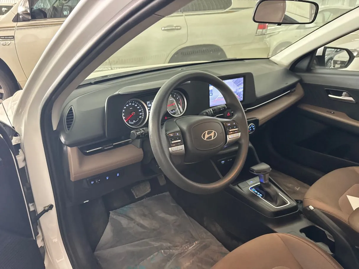 Car image 15