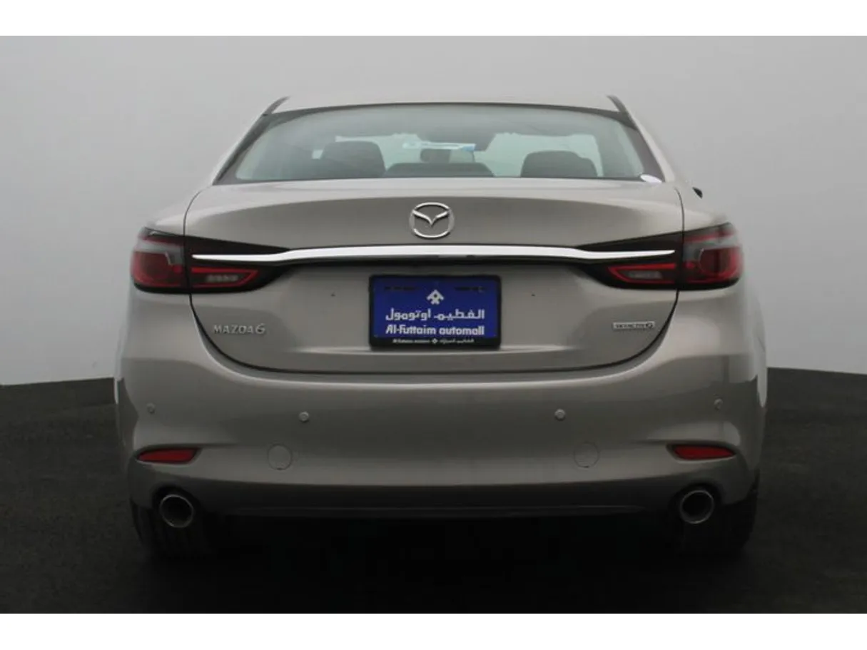 Car image 12
