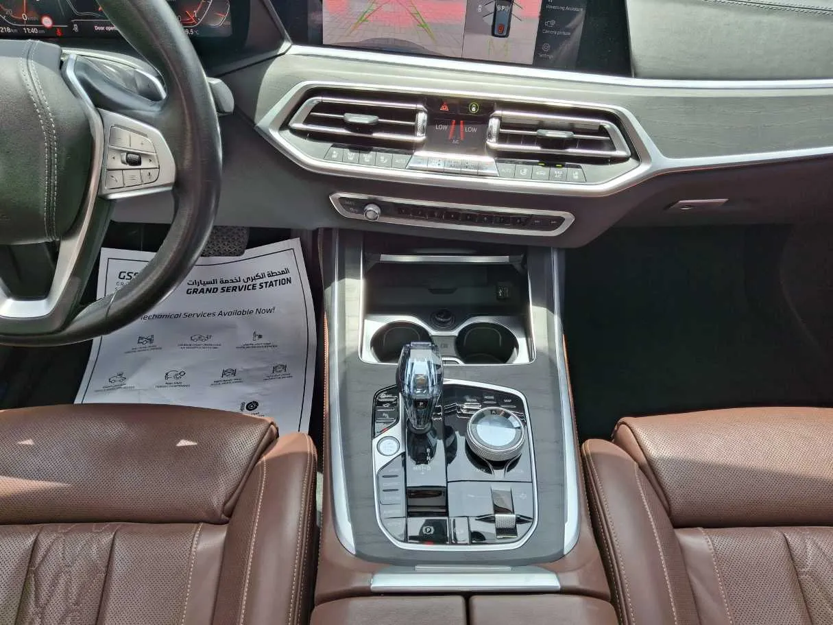 Car image 16