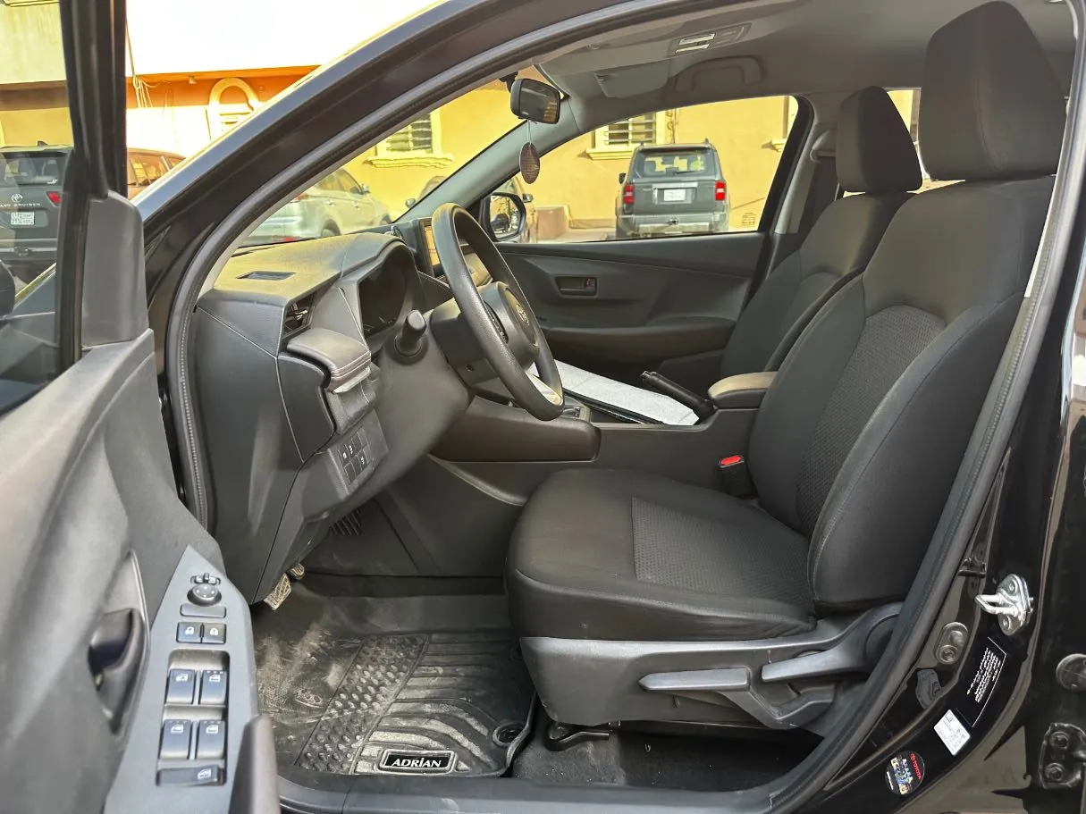 Car image 12