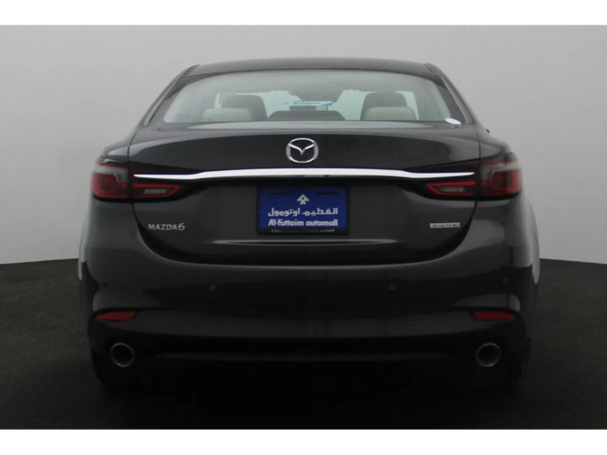 Car image 12