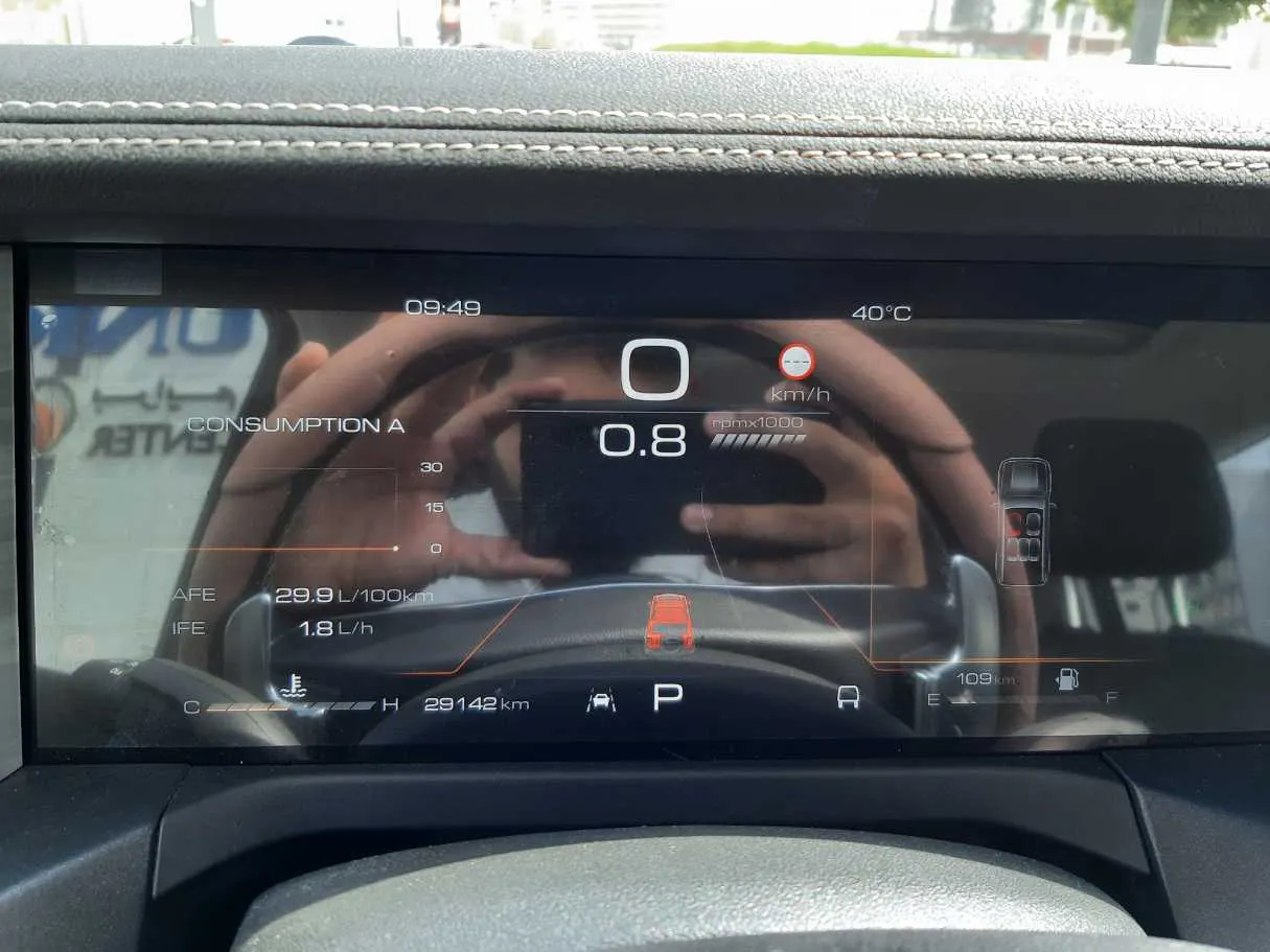Car image 18