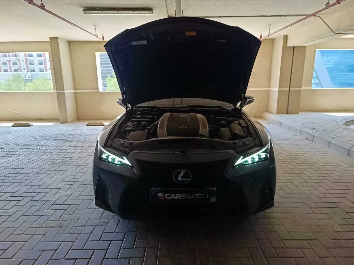 Car image 30
