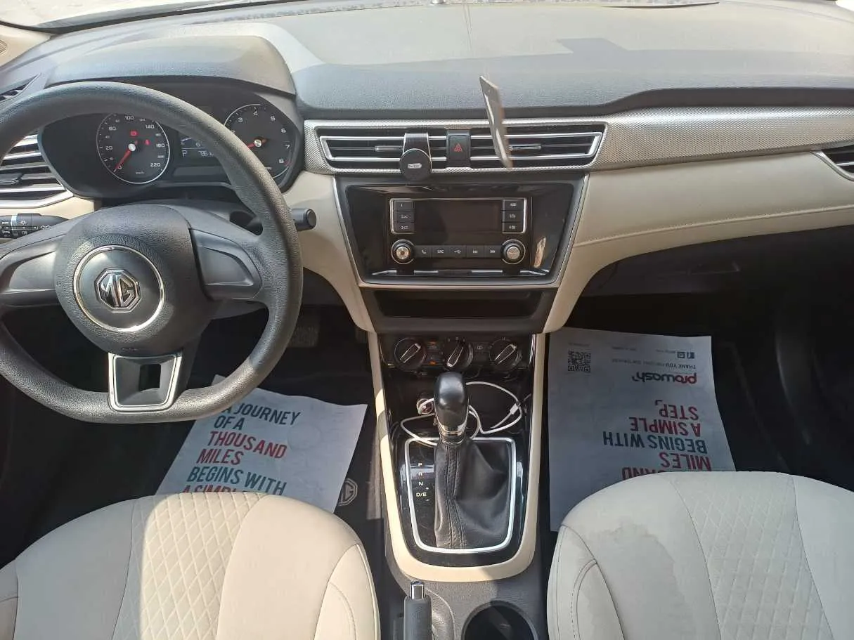 Car image 15