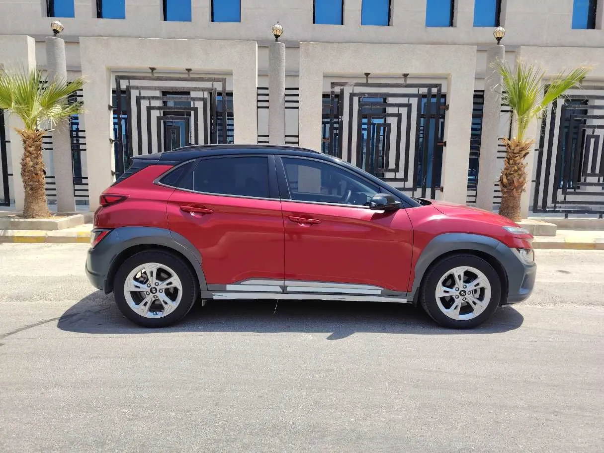 Car image 4