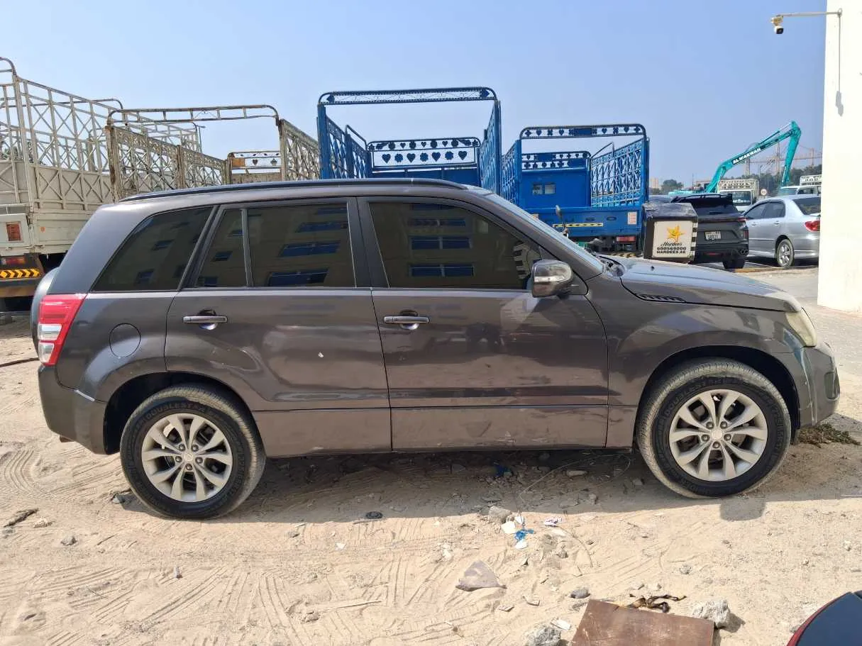Car image 8