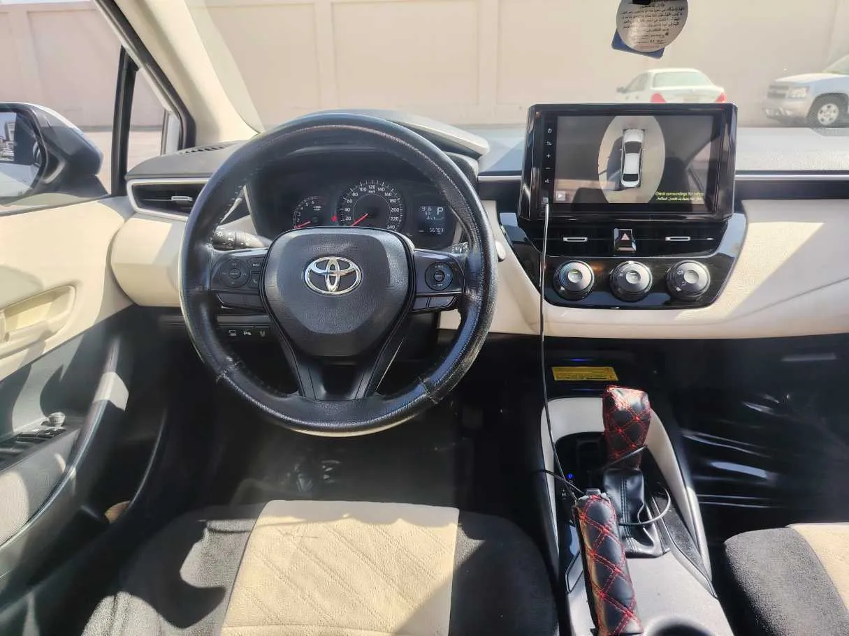 Car image 25