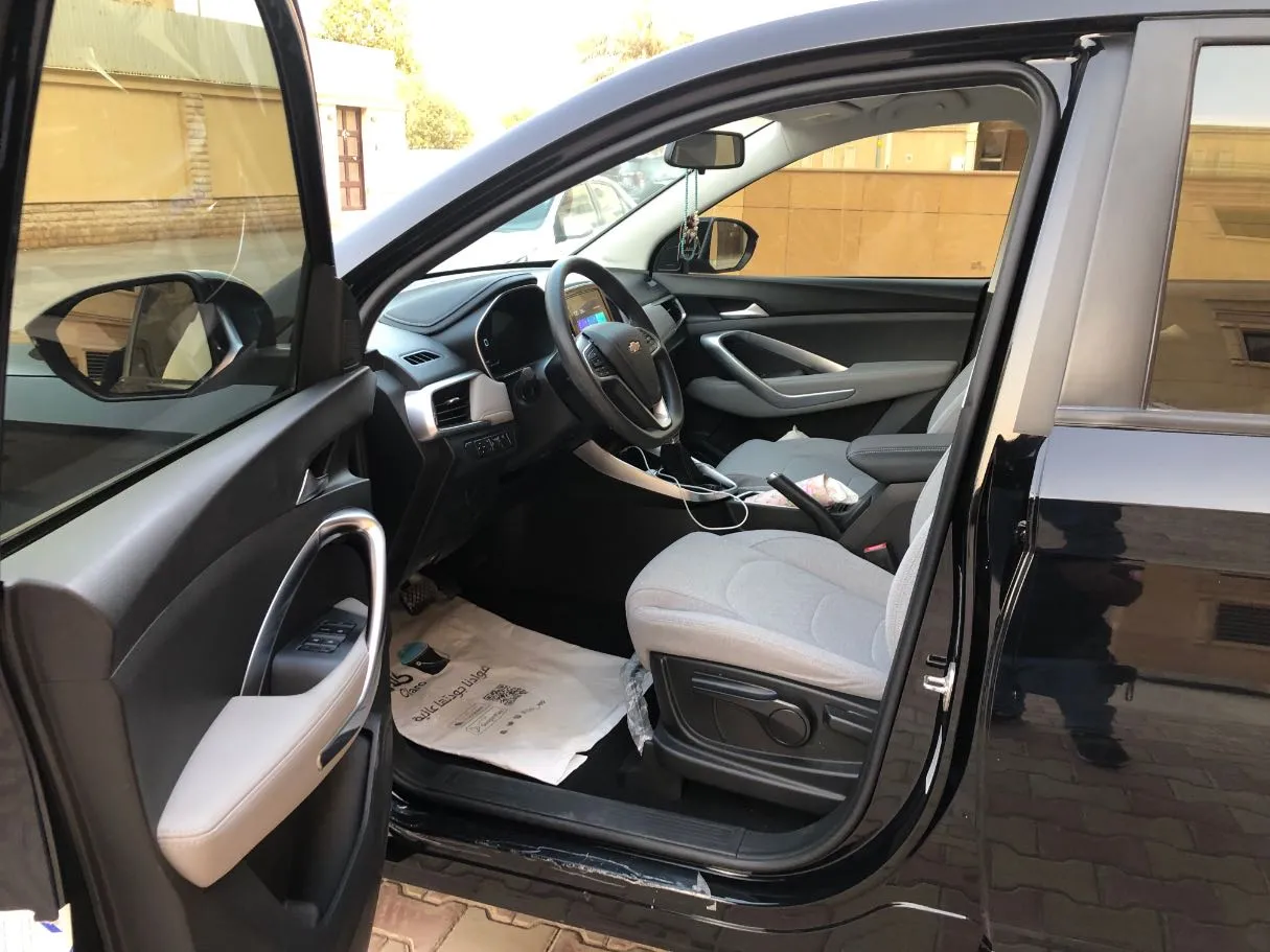 Car image 11