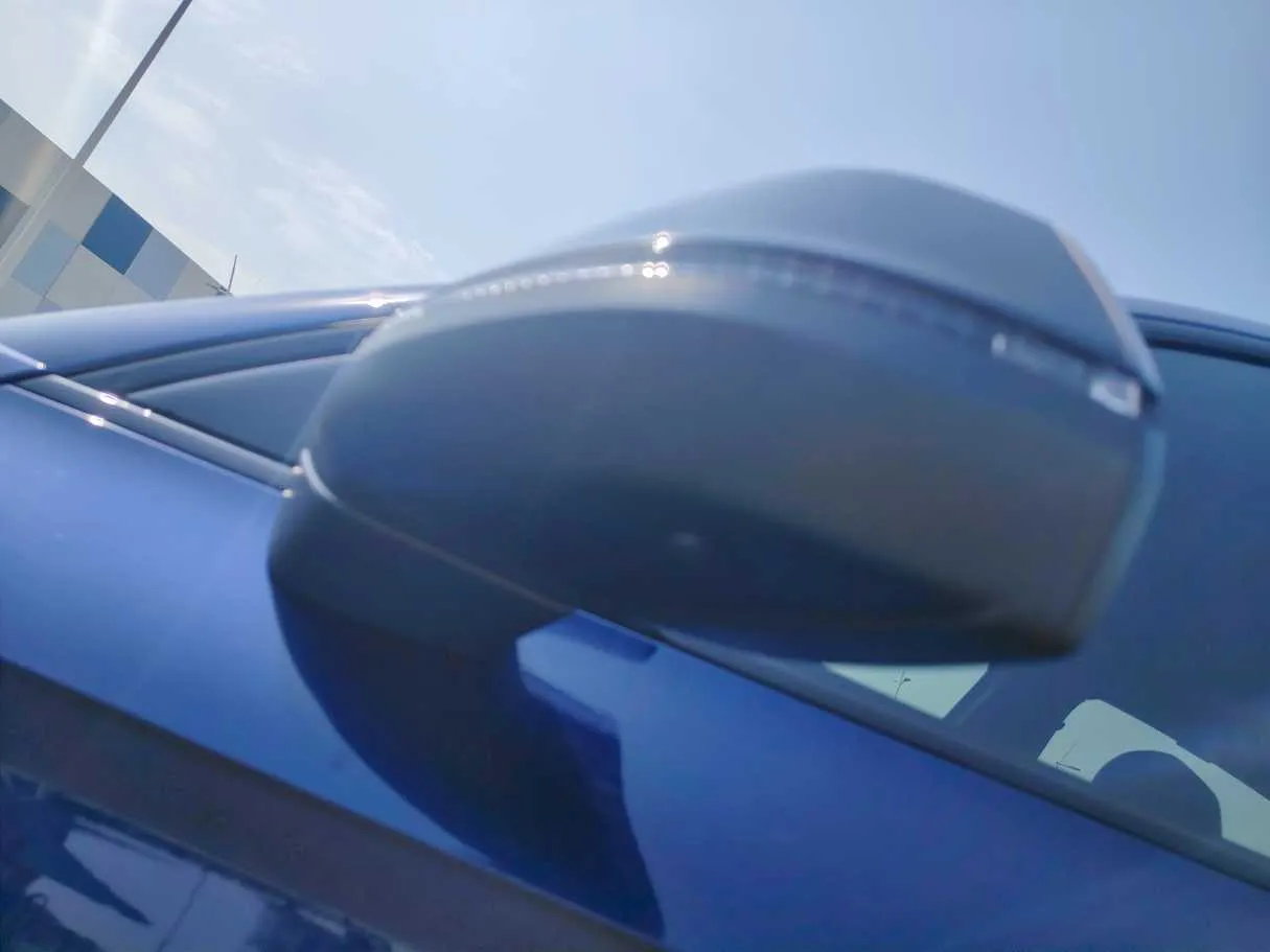 Car image 29