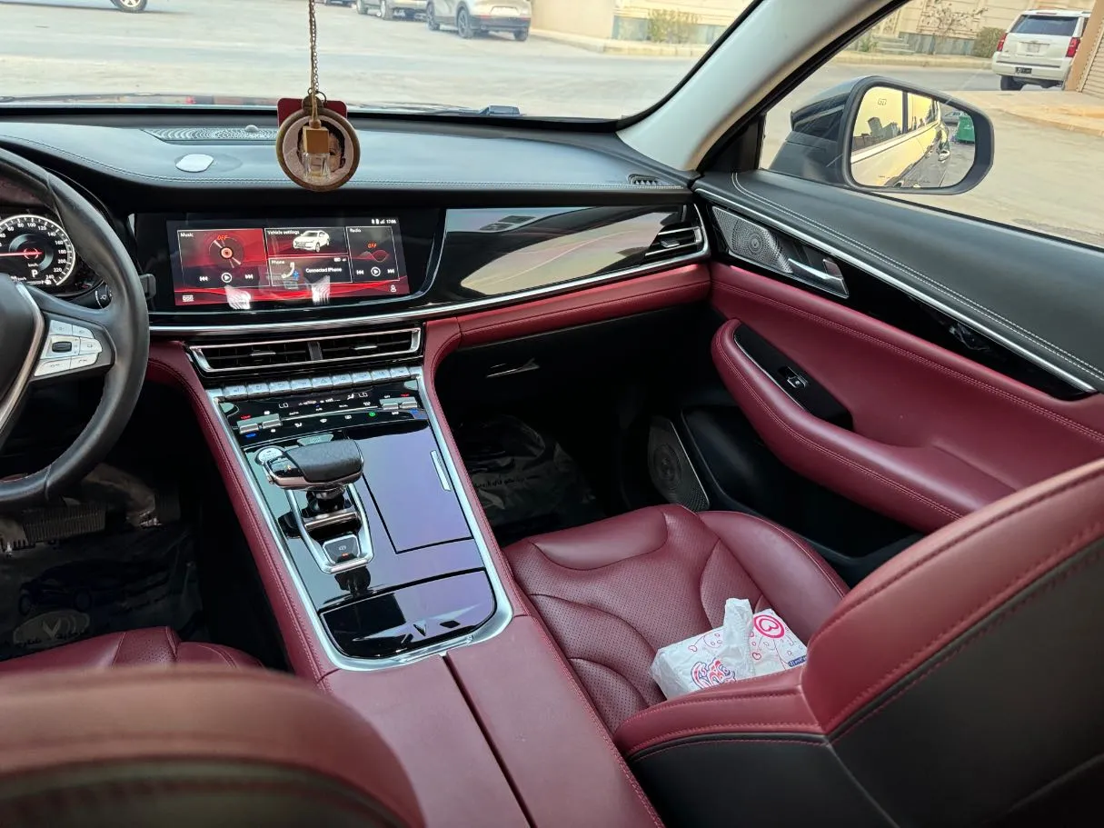 Car image 18