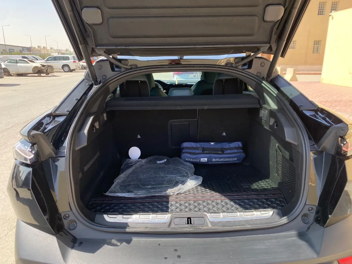 Car image 20