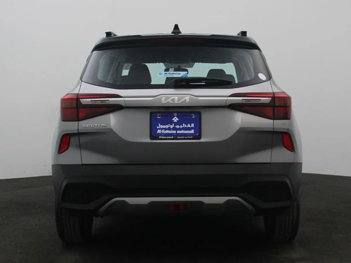 Car image 12