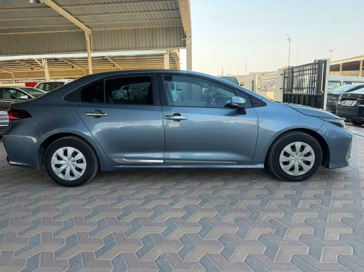 Car image 5