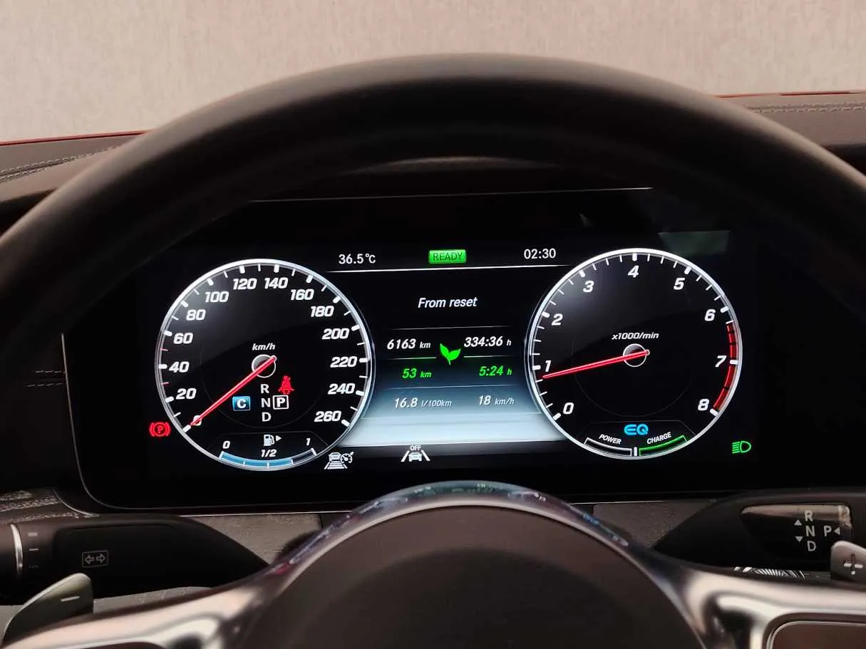 Car image 24