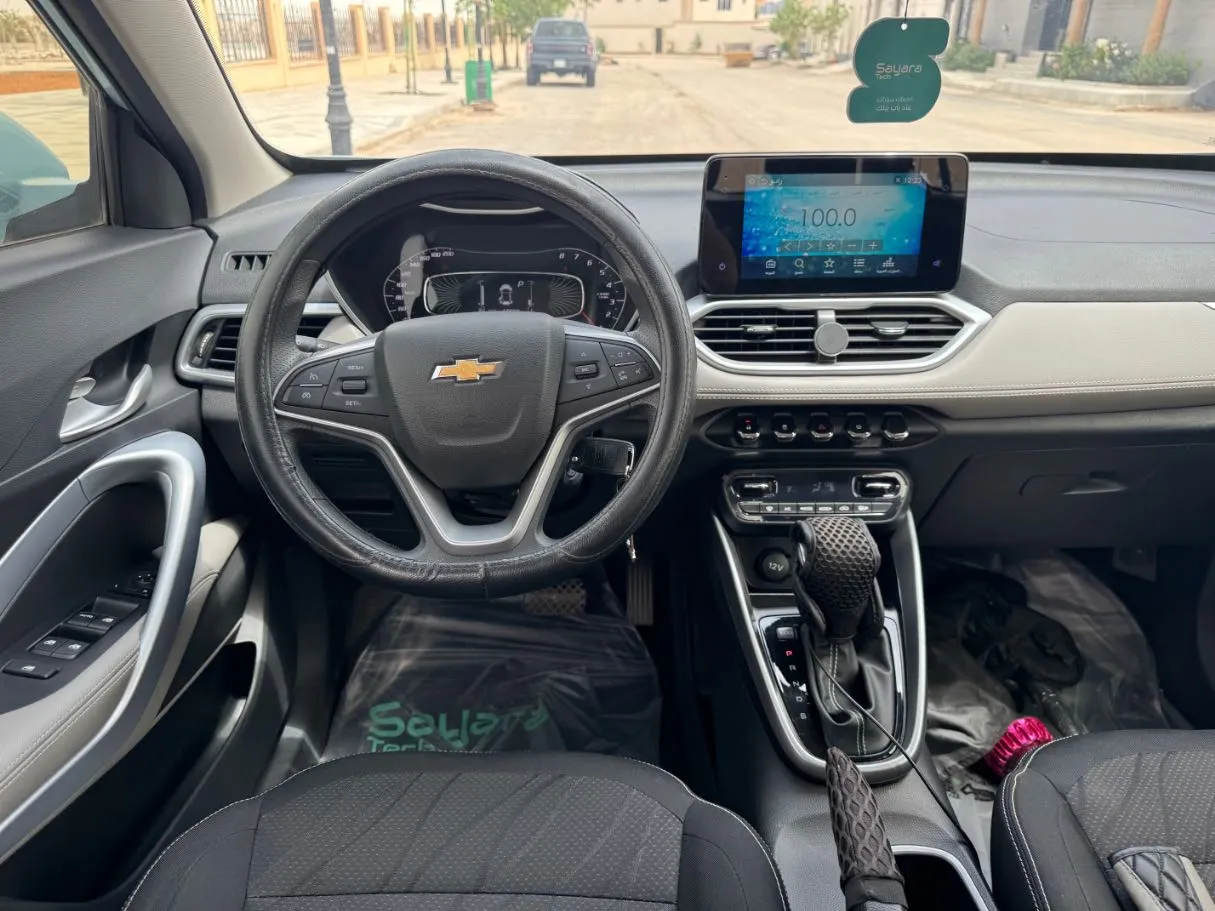 Car image 16