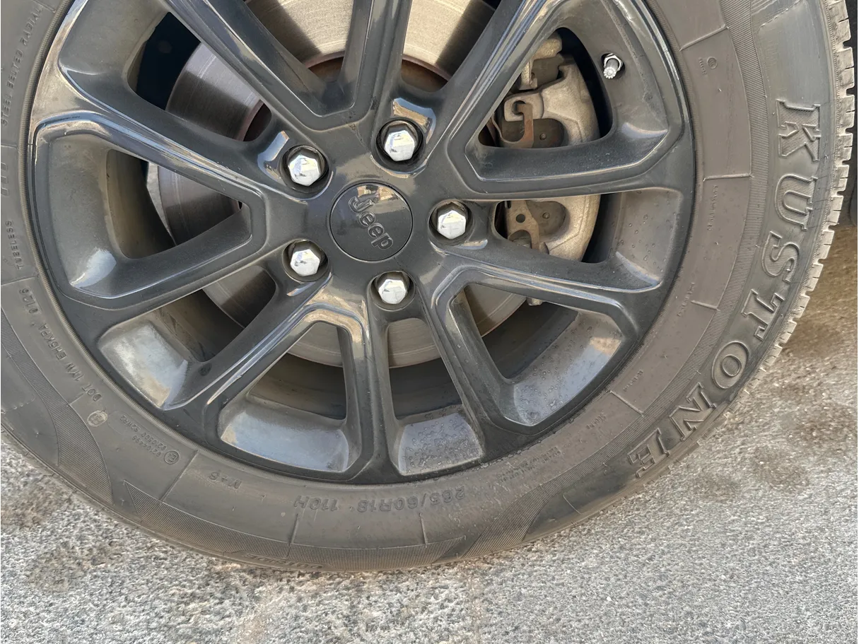 Car image 9