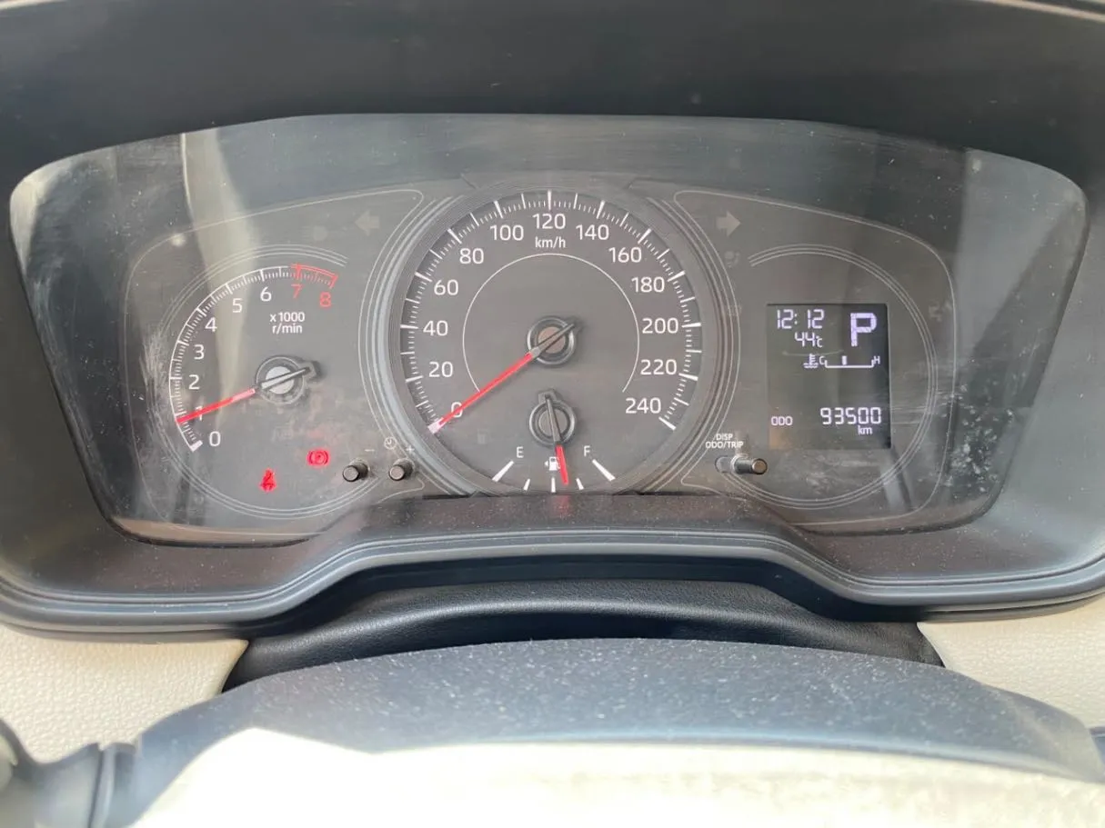 Car image 19