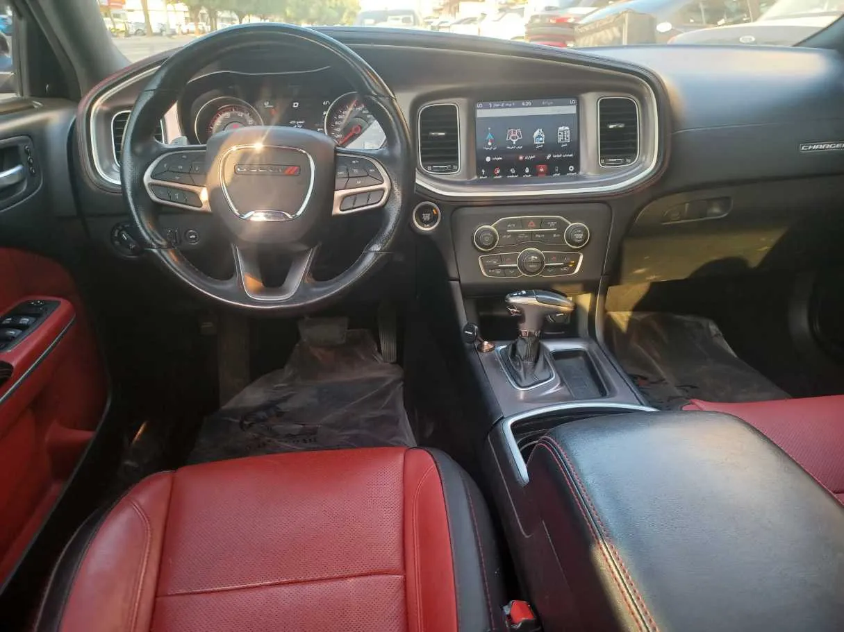 Car image 16