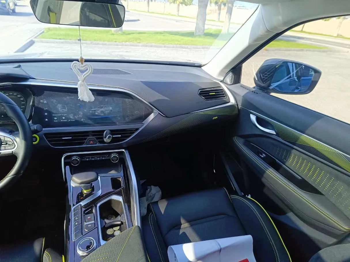 Car image 20
