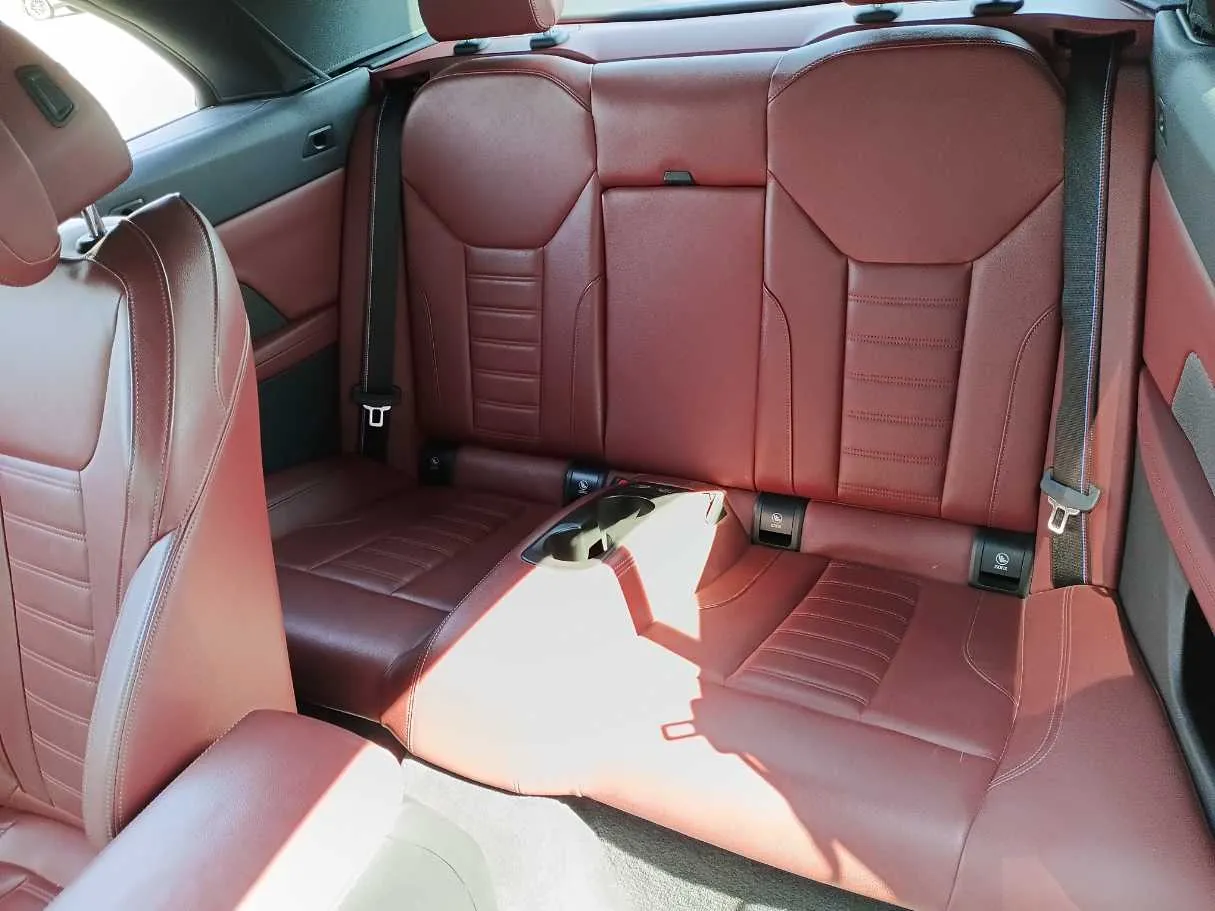 Car image 18