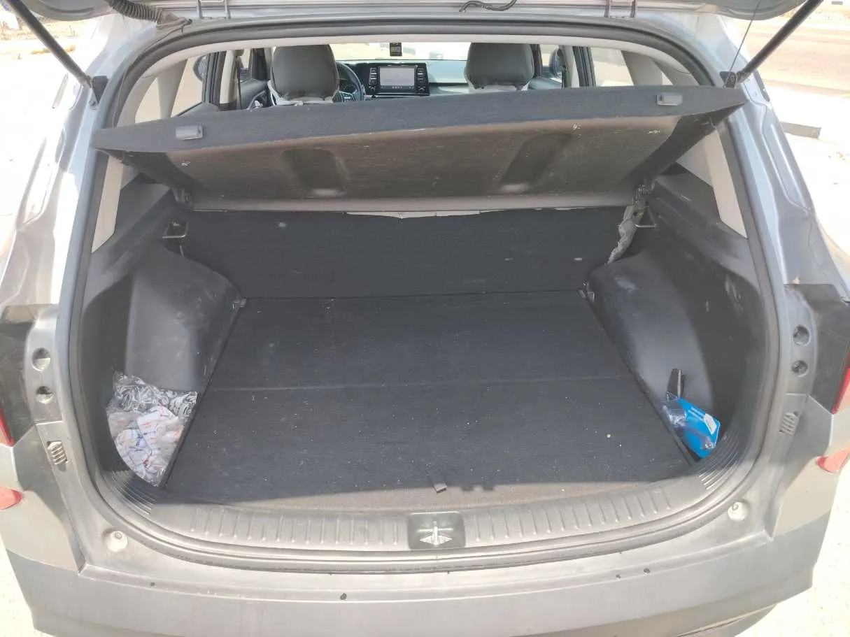 Car image 24
