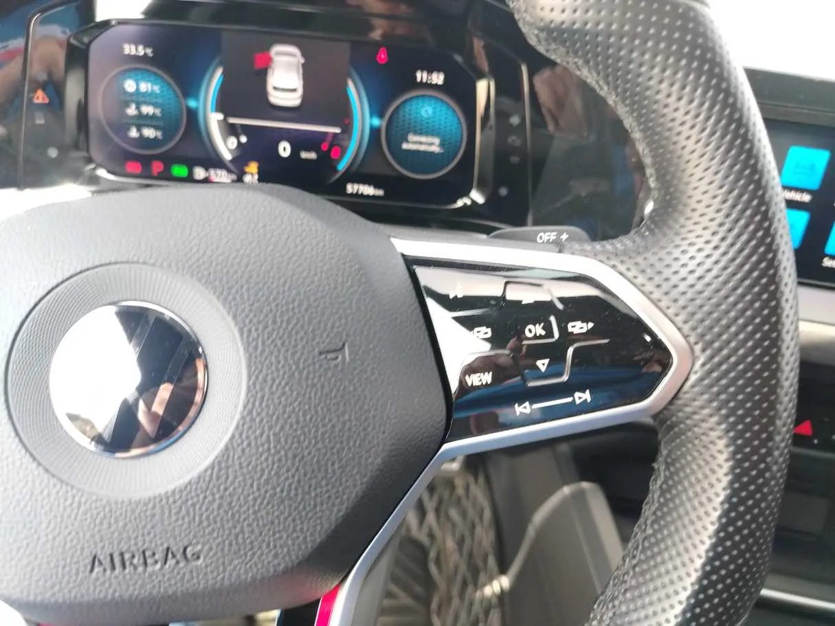 Car image 38